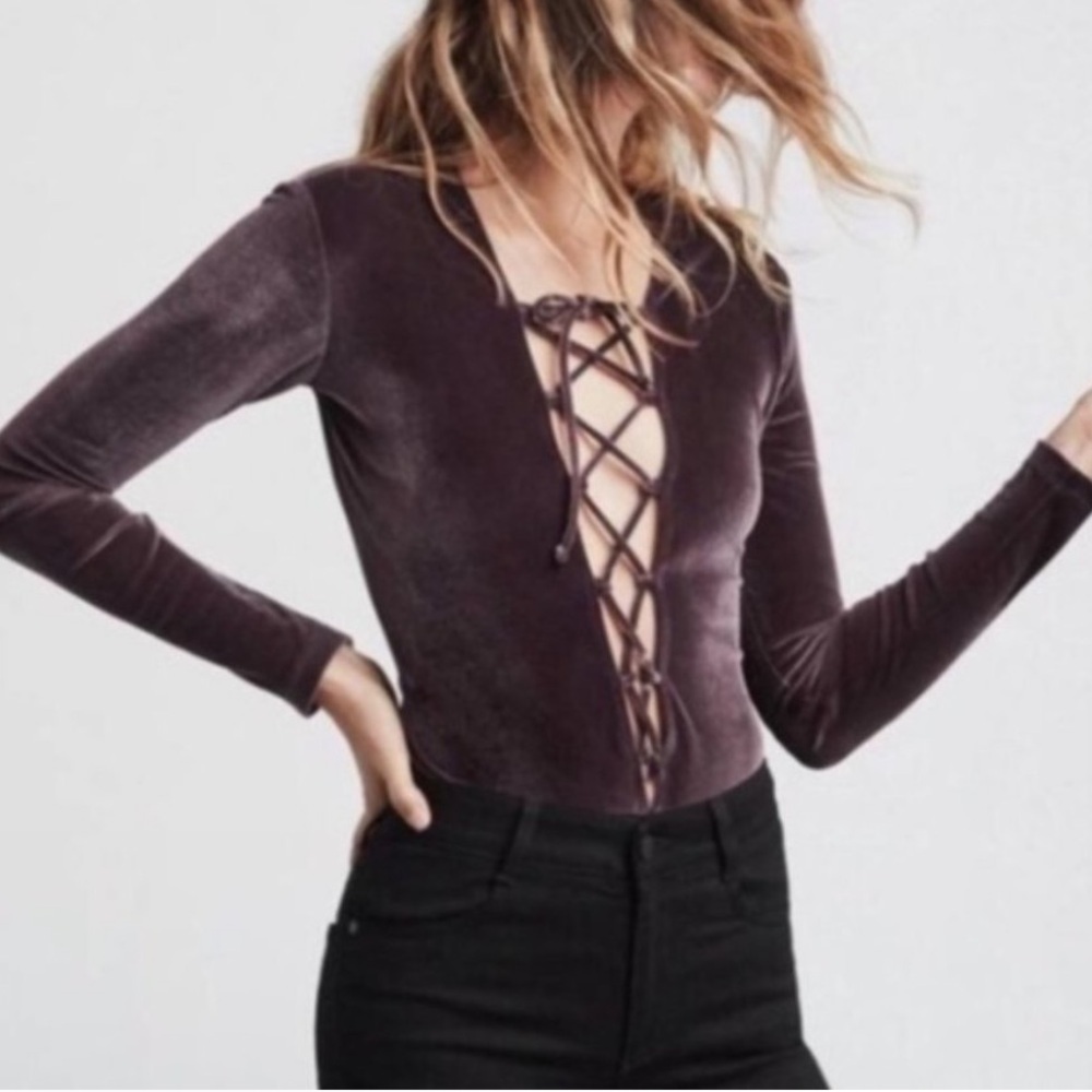 REFORMATION Avalon Velvet Bodysuit Purple Size Small - Picture 2 of 9